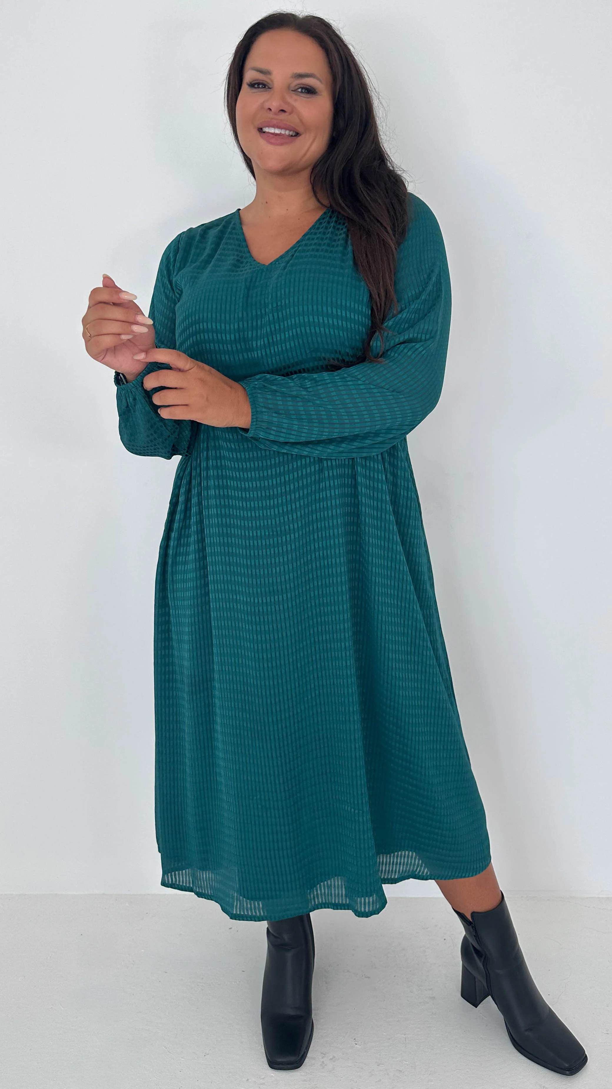 CurveWow Textured Vneck Dress Forest Green - Insurauncei