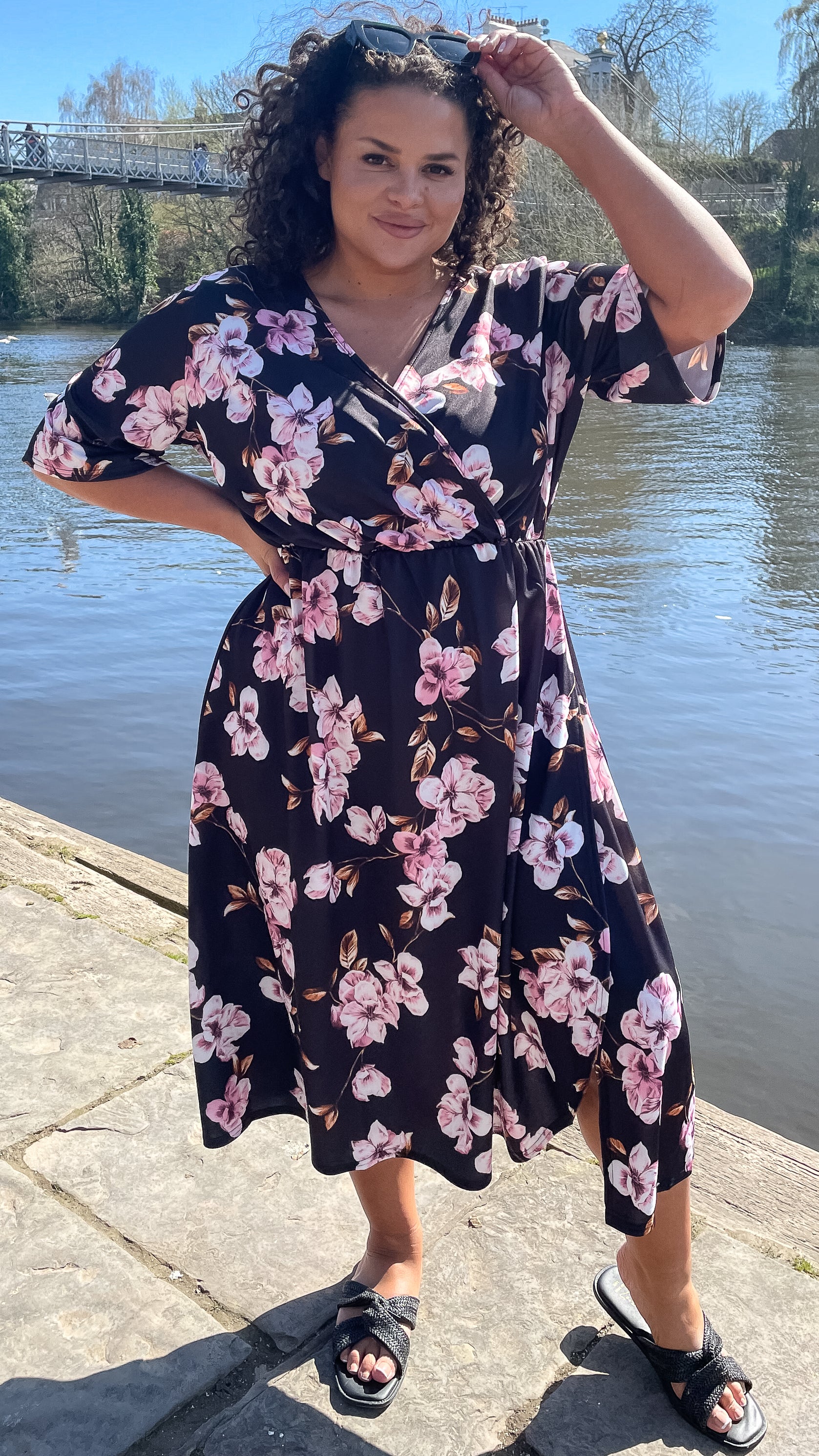 CurveWow Wrap Midi Dress Black Pink Floral - Insurauncei