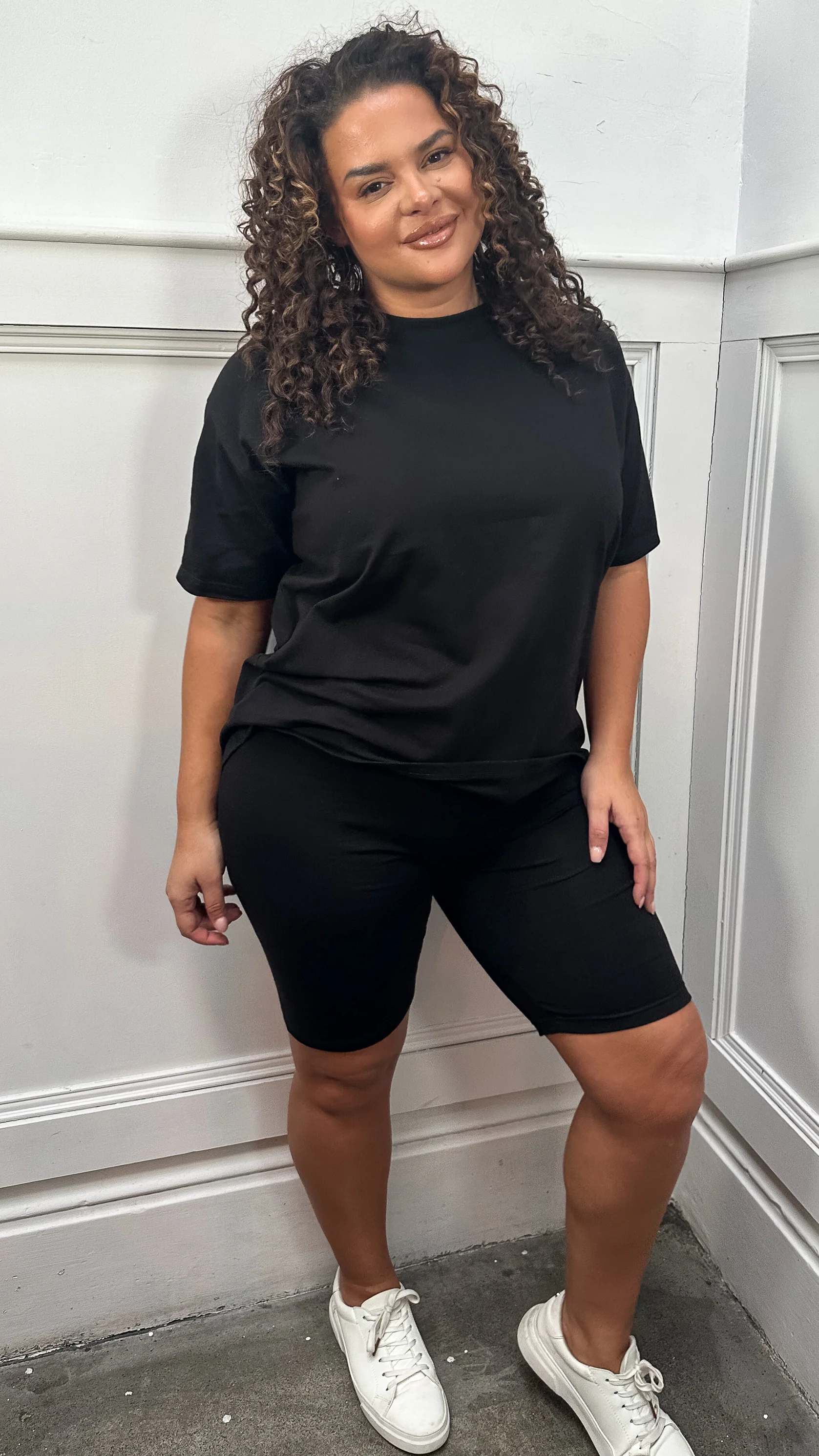 CurveWow Basic T-Shirt & Cycle Short Set Black - Insurauncei