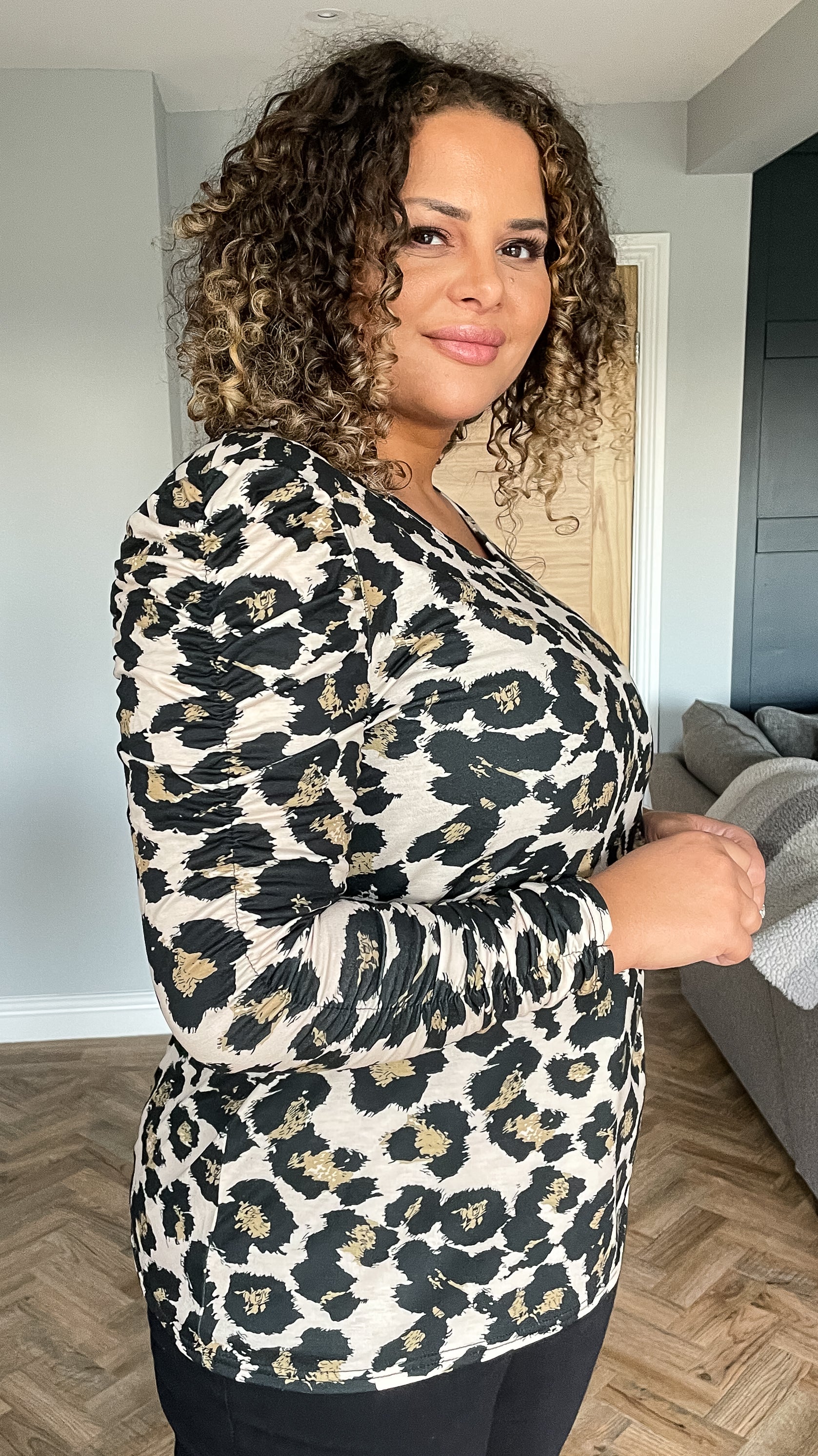 CurveWow Ruched Sleeve Top Leopard Print - Insurauncei