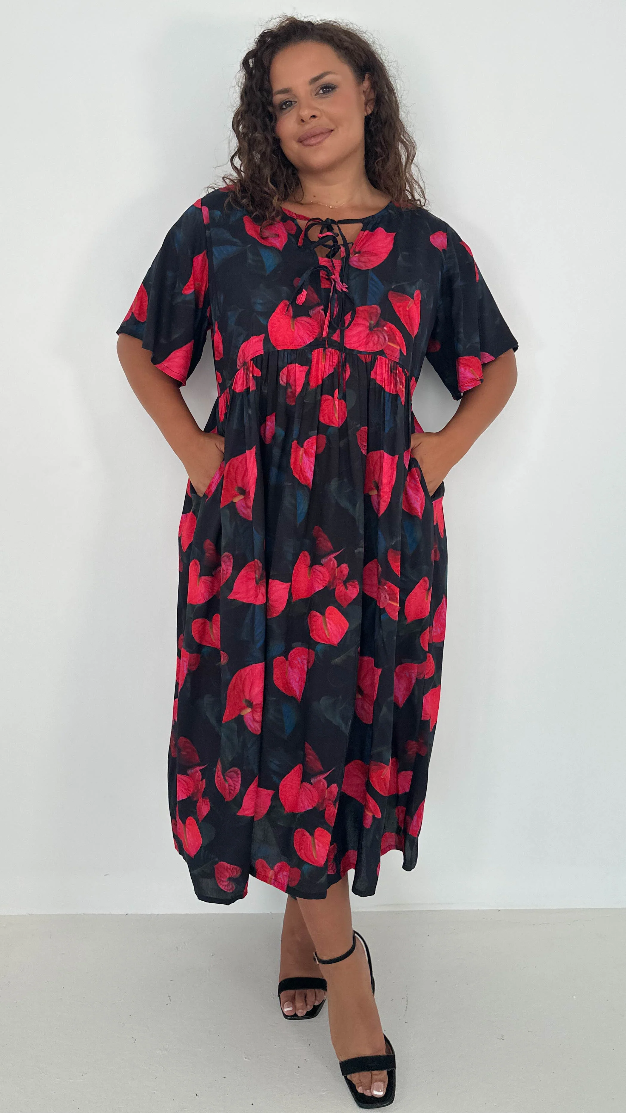 CurveWow Tied Bow Front Dress Black & Red Floral - Insurauncei
