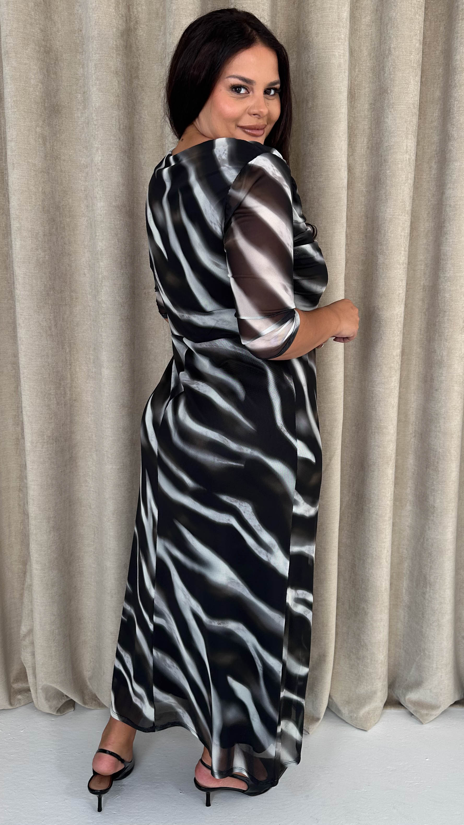 CurveWow Ruched Chest Keyhole Maxi Dress Tye Dye - Insurauncei