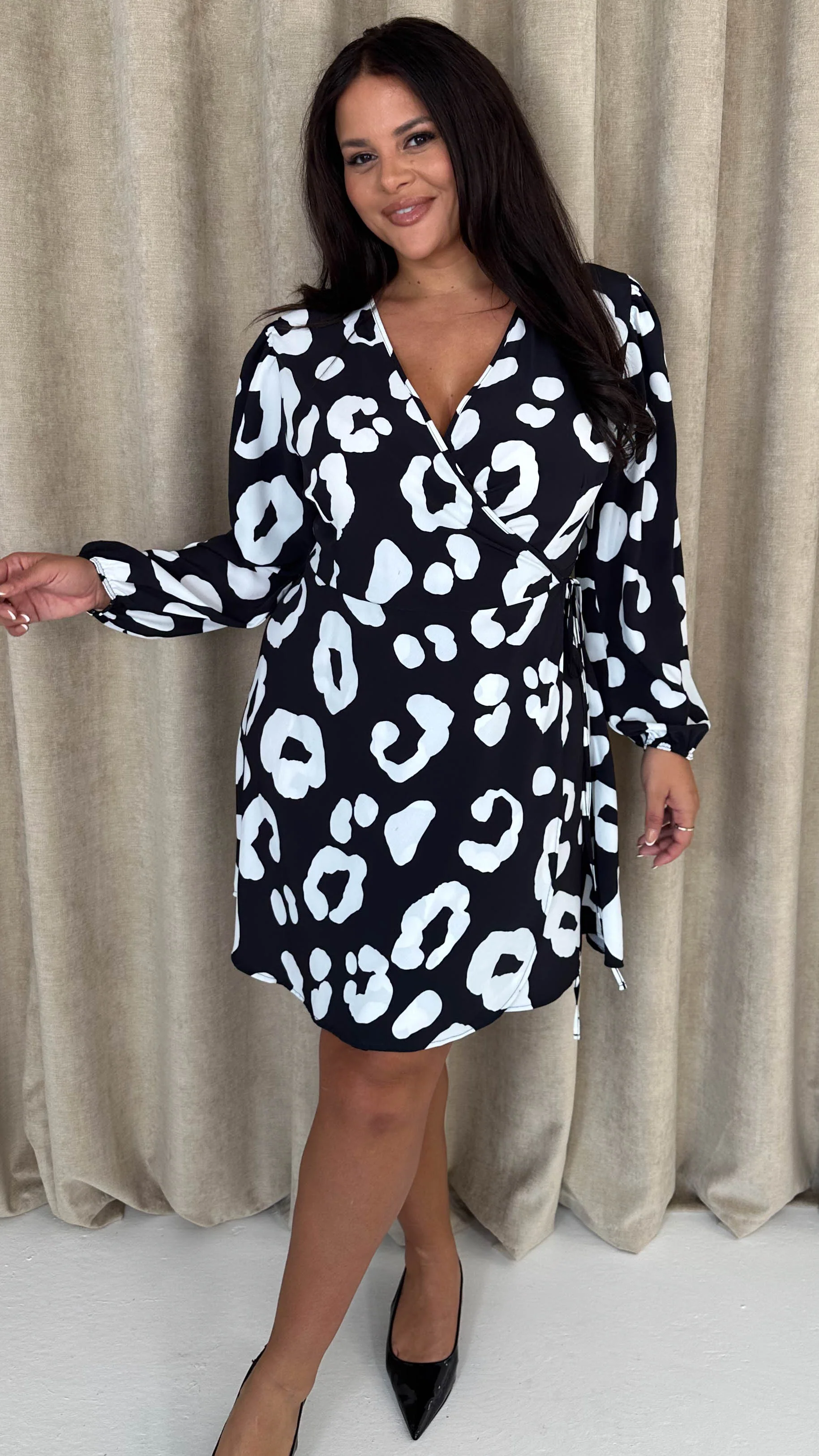 CurveWow Balloon Sleeve Wrap Mini Dress Black & White Leopard - Insurauncei