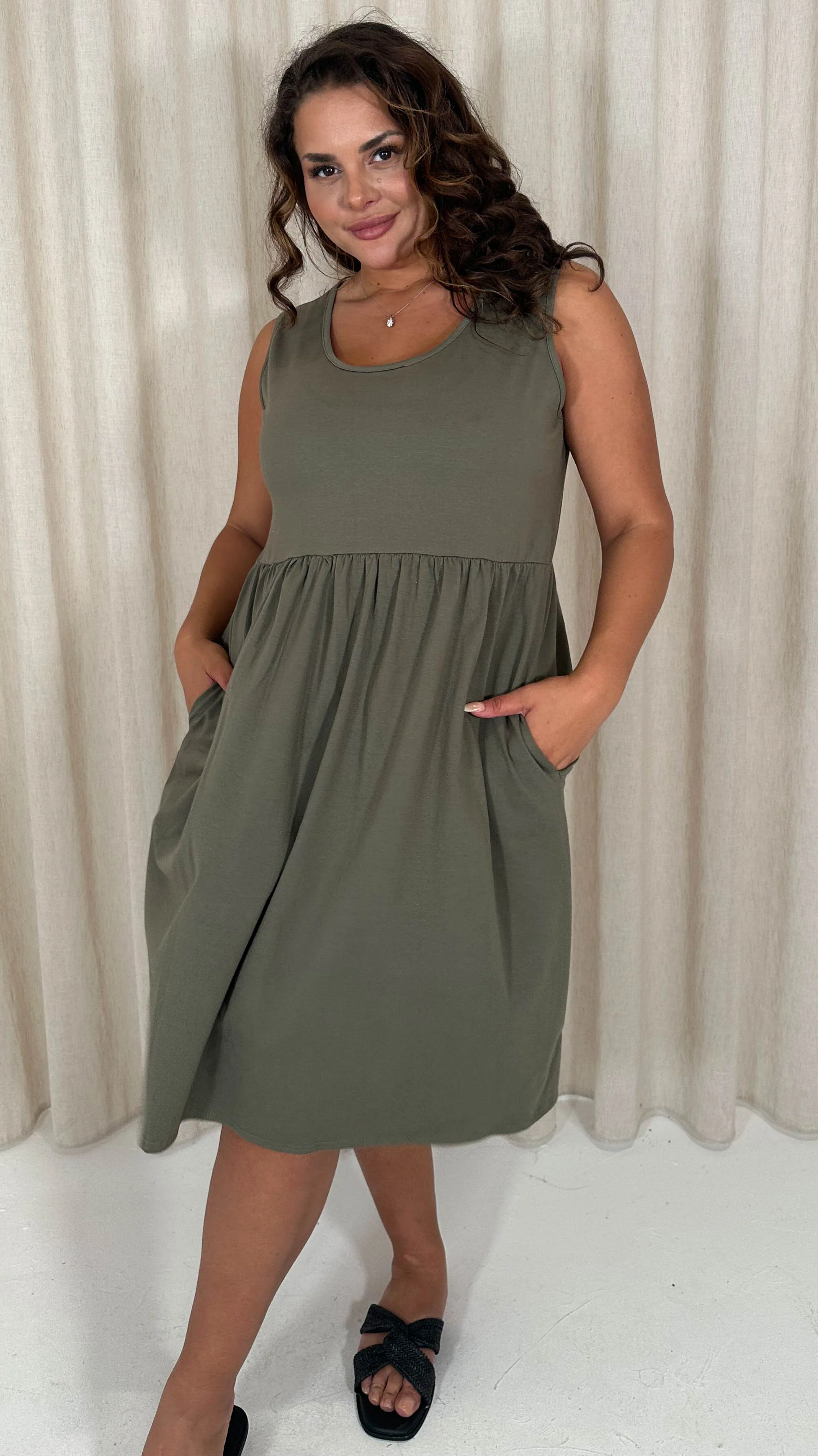 CurveWow Basic Sleeveless Pocket Dress Khaki - Insurauncei