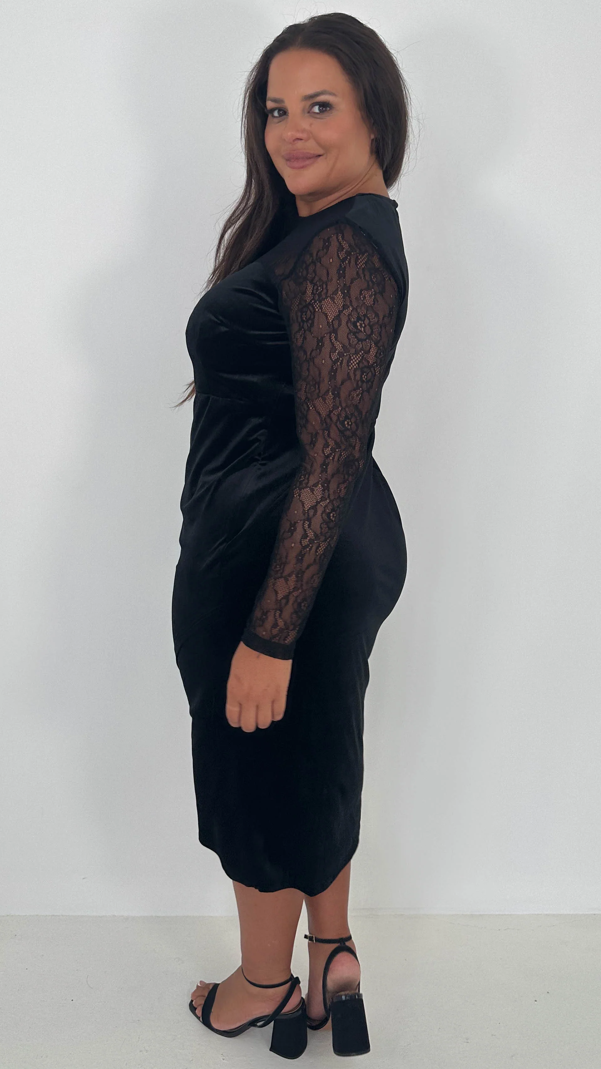 CurveWow Lace Detail Velvet Wrap Midi Dress Black - Insurauncei
