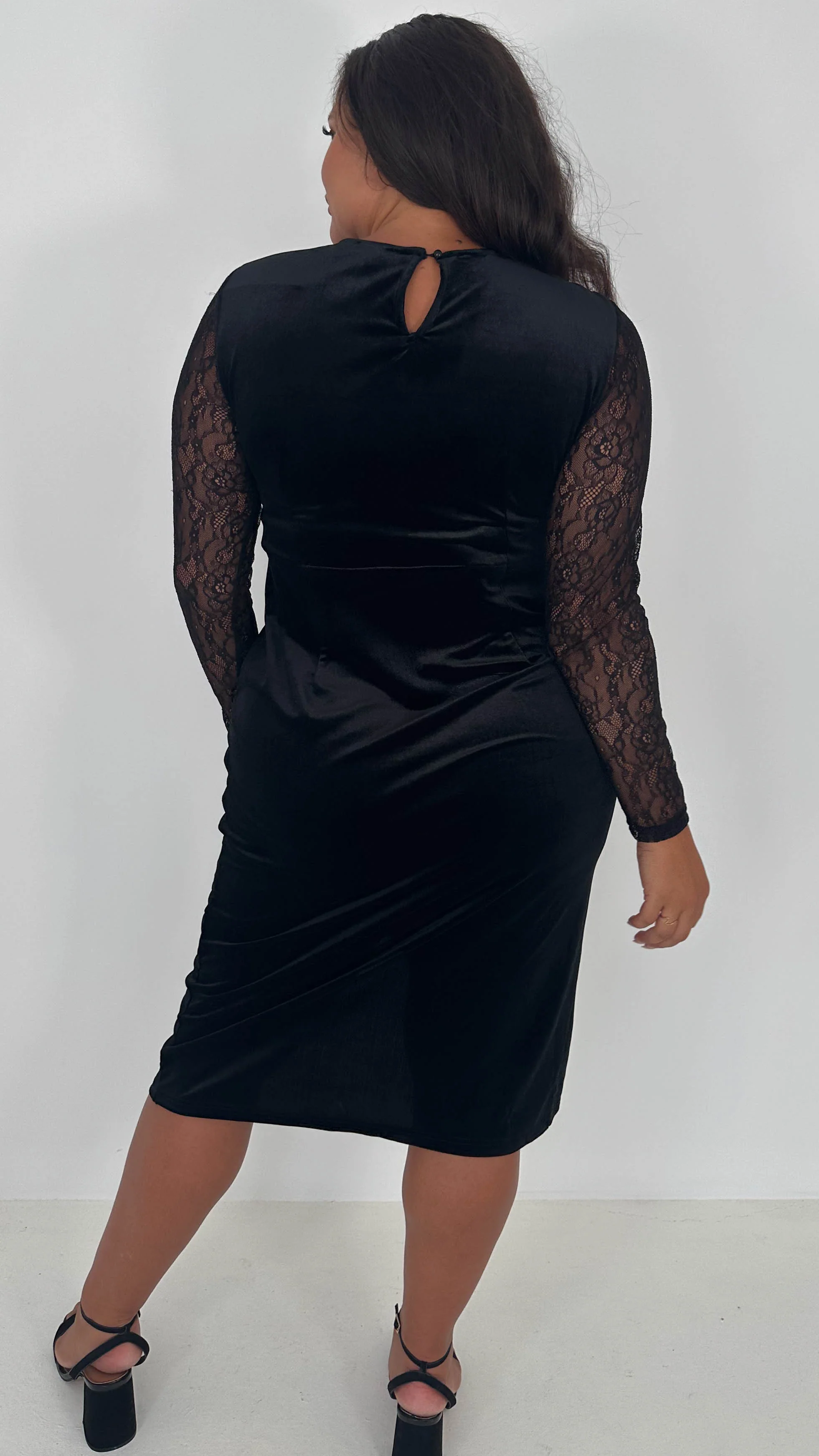CurveWow Lace Detail Velvet Wrap Midi Dress Black - Insurauncei