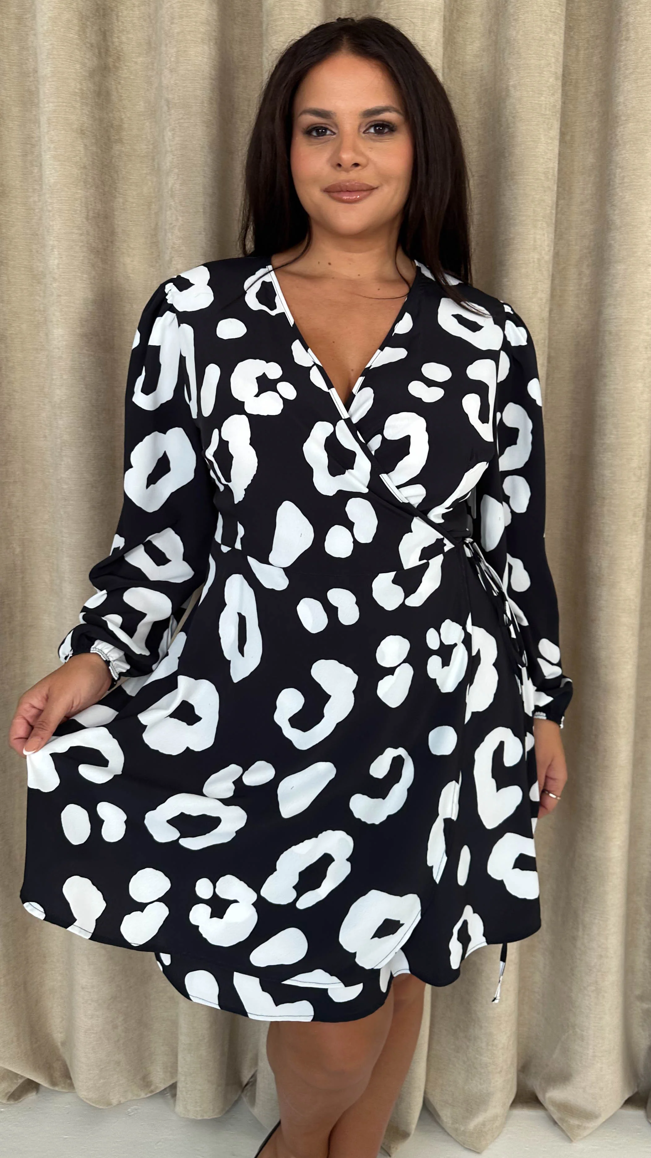 CurveWow Balloon Sleeve Wrap Mini Dress Black & White Leopard - Insurauncei