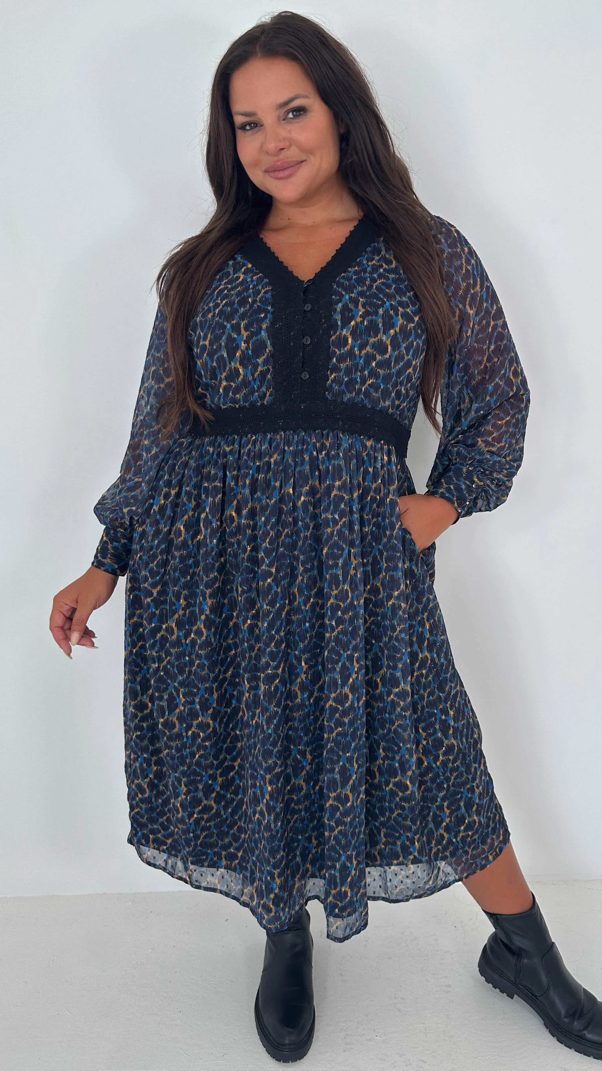 CurveWow Button Front Midi Dress Blue Animal Print - Insurauncei