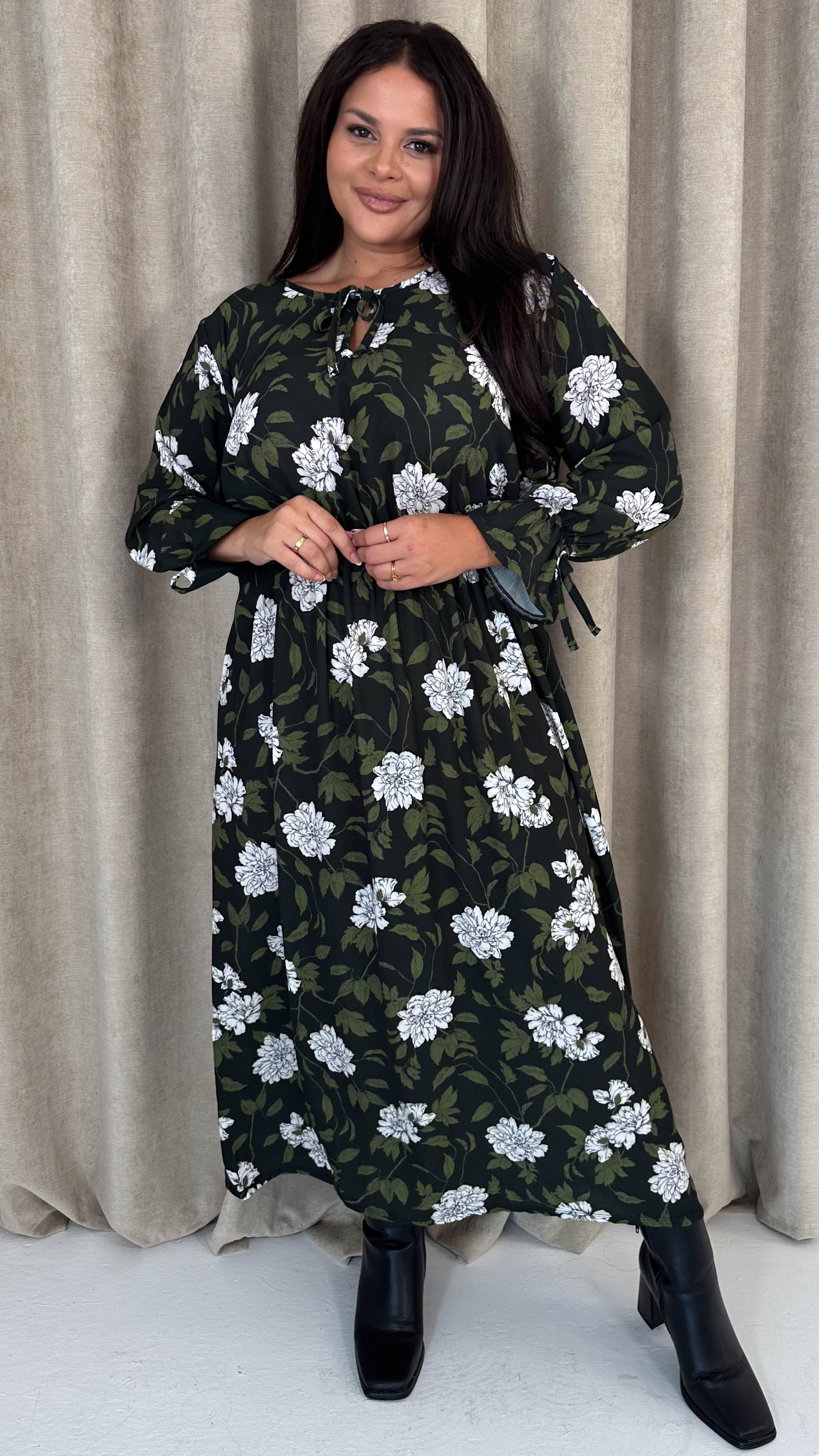 CurveWow Tie Cuff Midaxi Dress Black Floral - Insurauncei