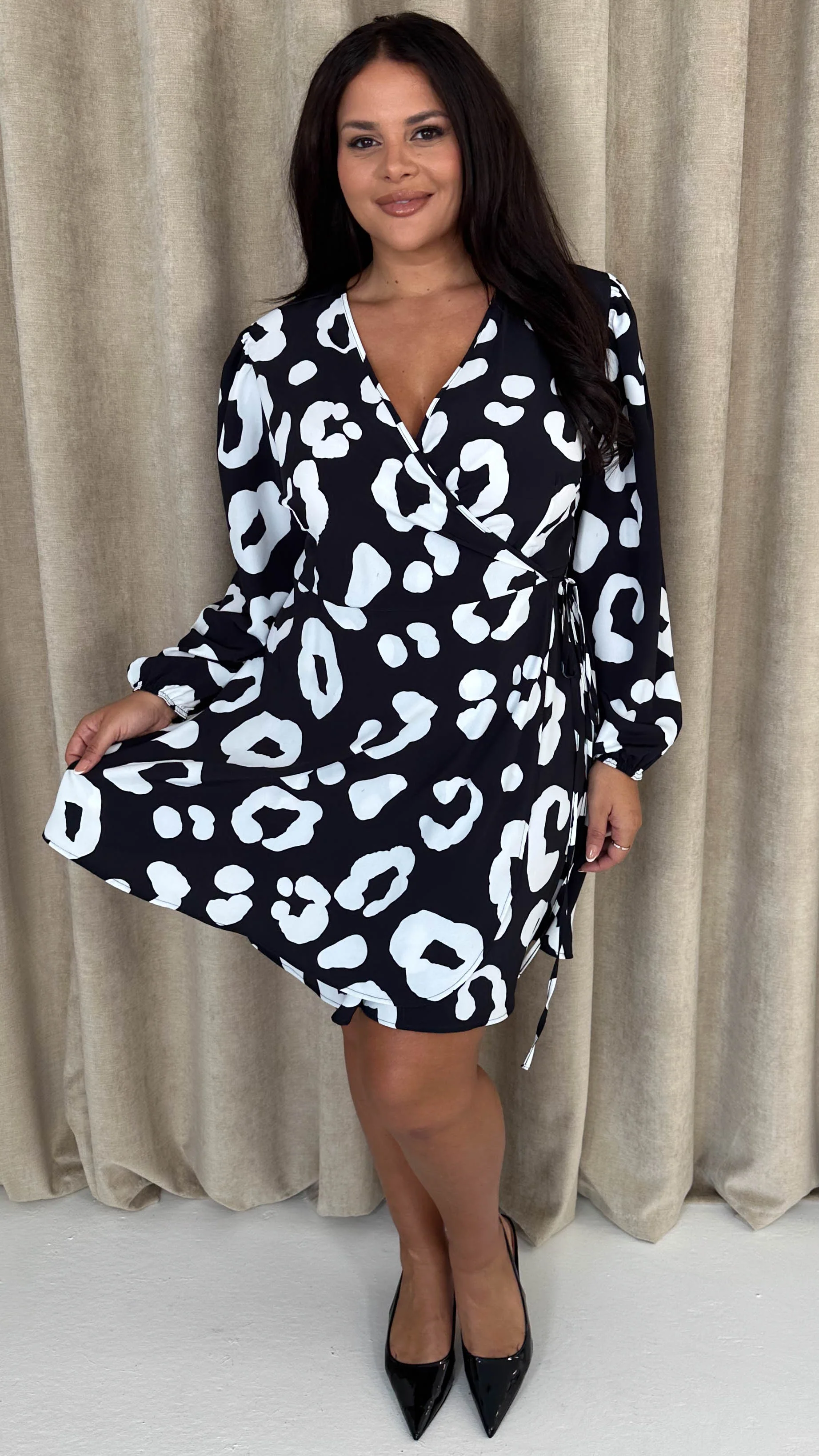 CurveWow Balloon Sleeve Wrap Mini Dress Black & White Leopard - Insurauncei
