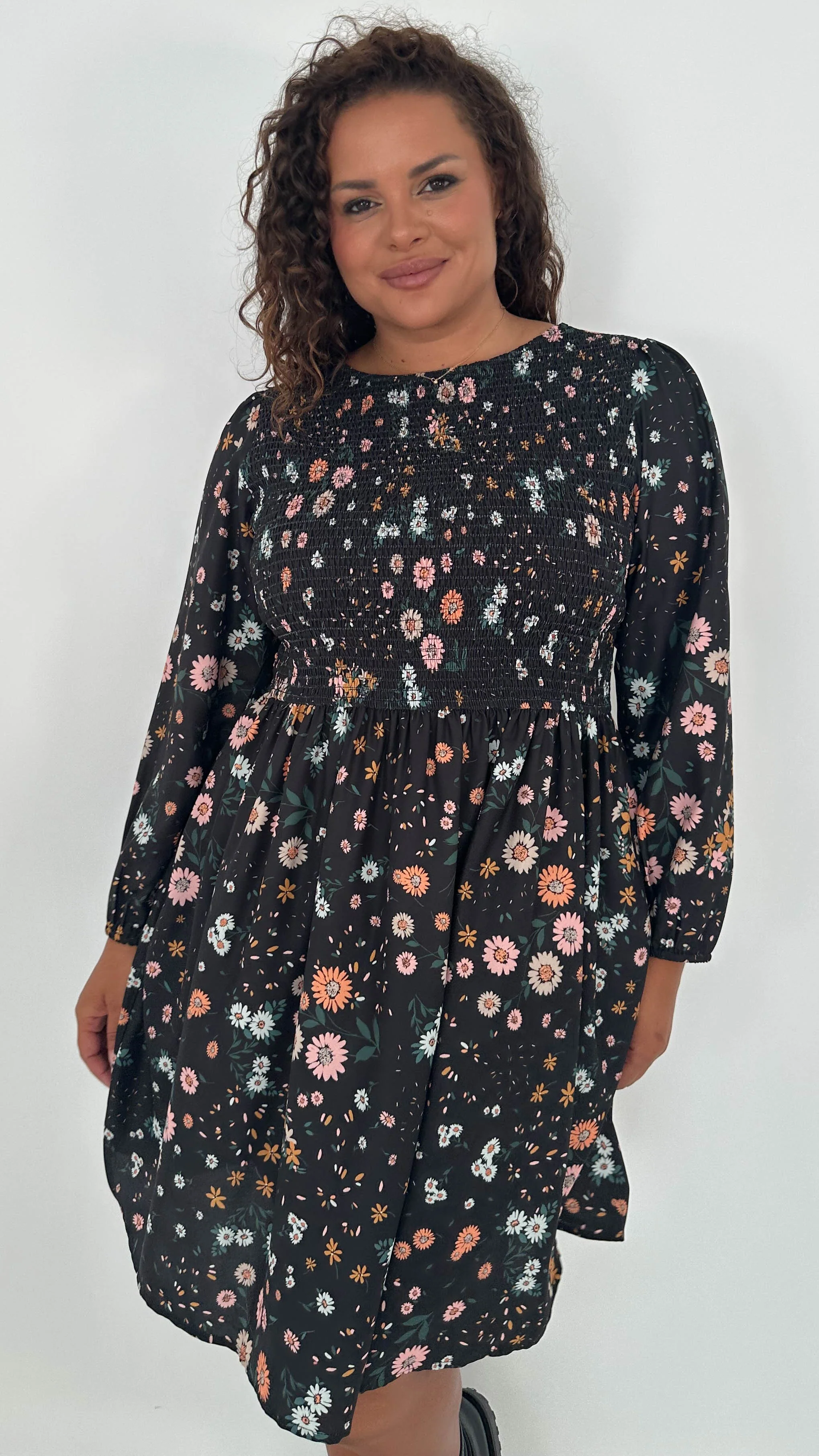 CurveWow Shirred Top Mini Dress Black Daisy - Insurauncei