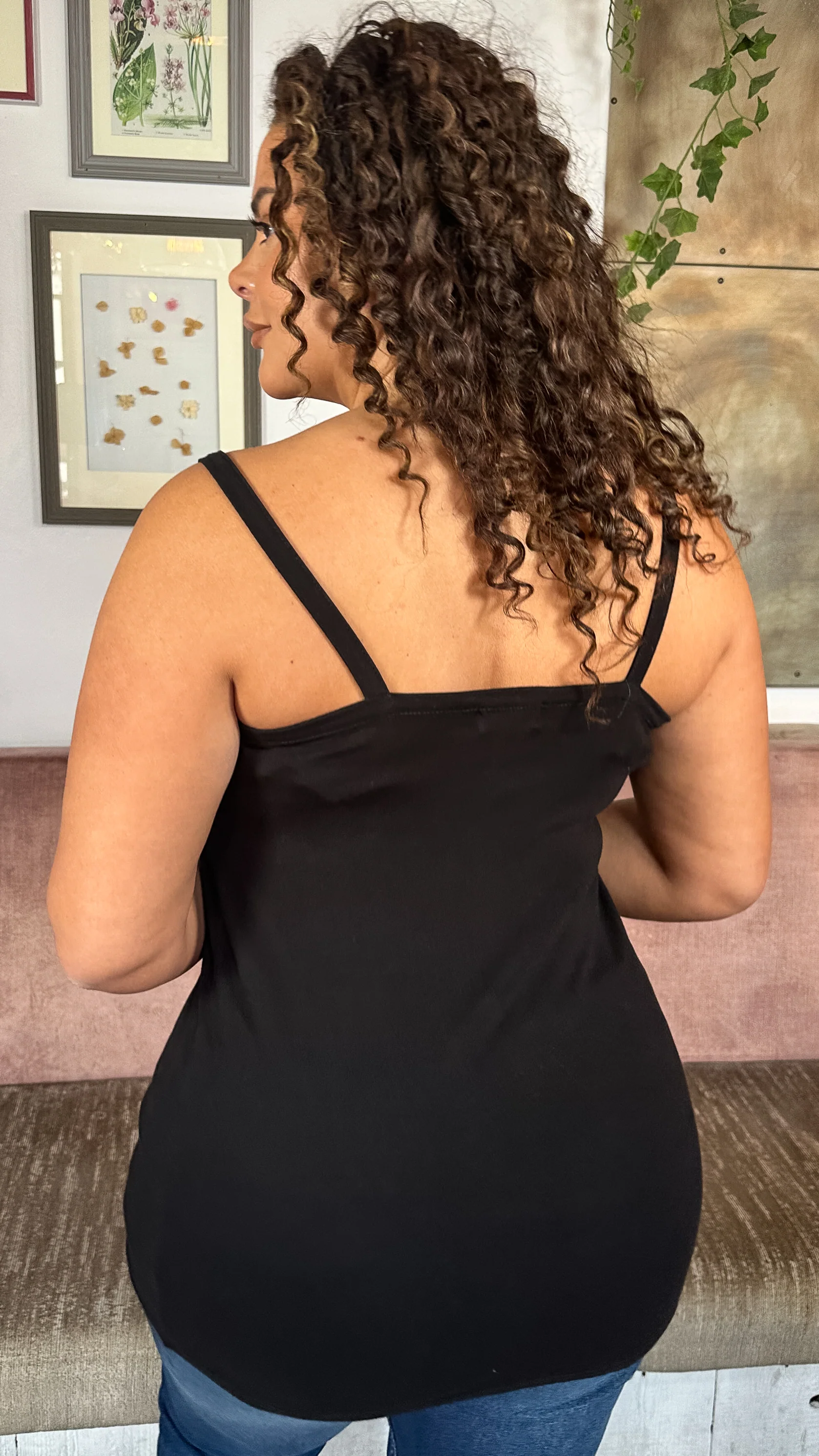 CurveWow Basic Cami Top Black - Insurauncei
