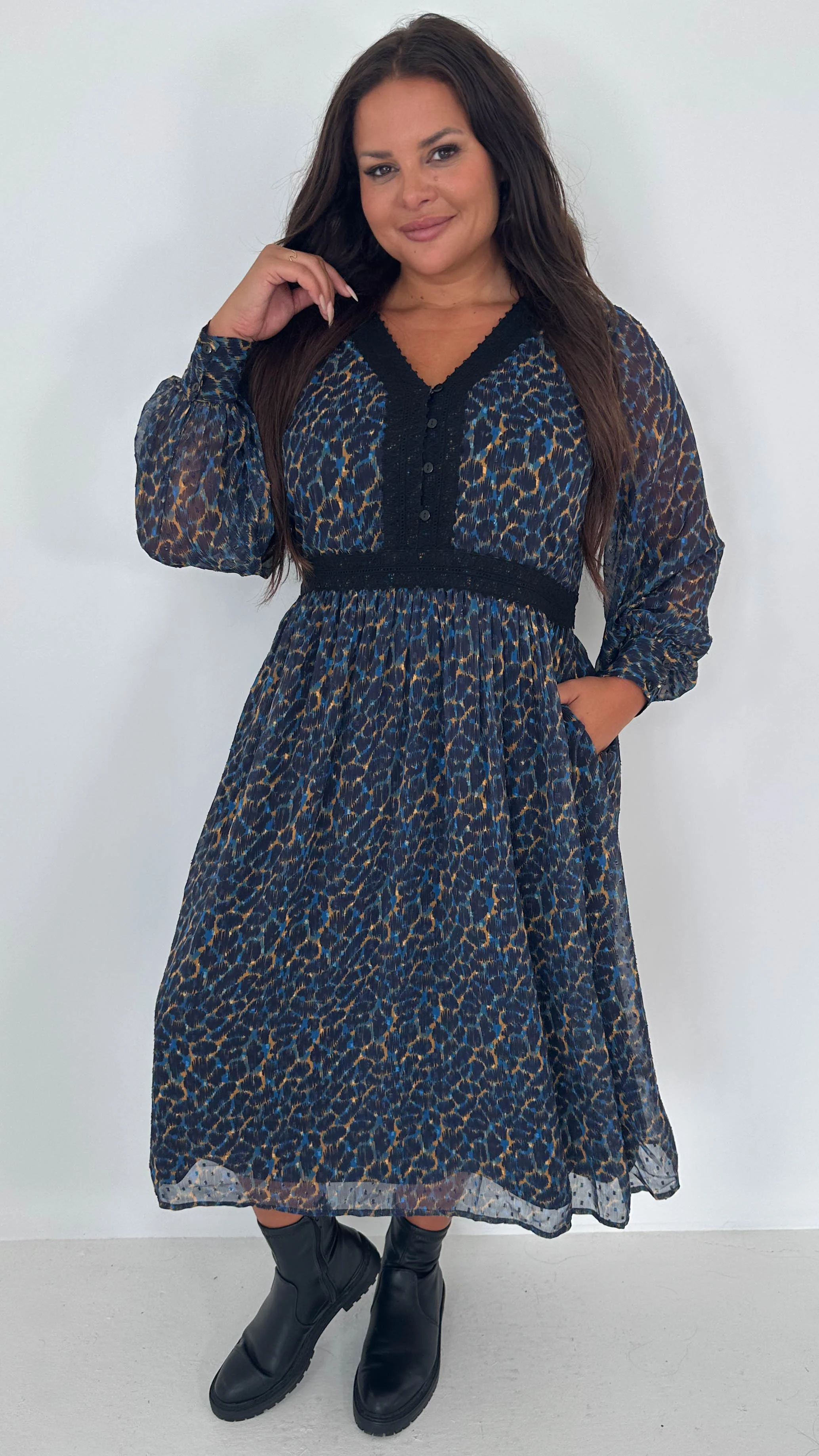 CurveWow Button Front Midi Dress Blue Animal Print - Insurauncei