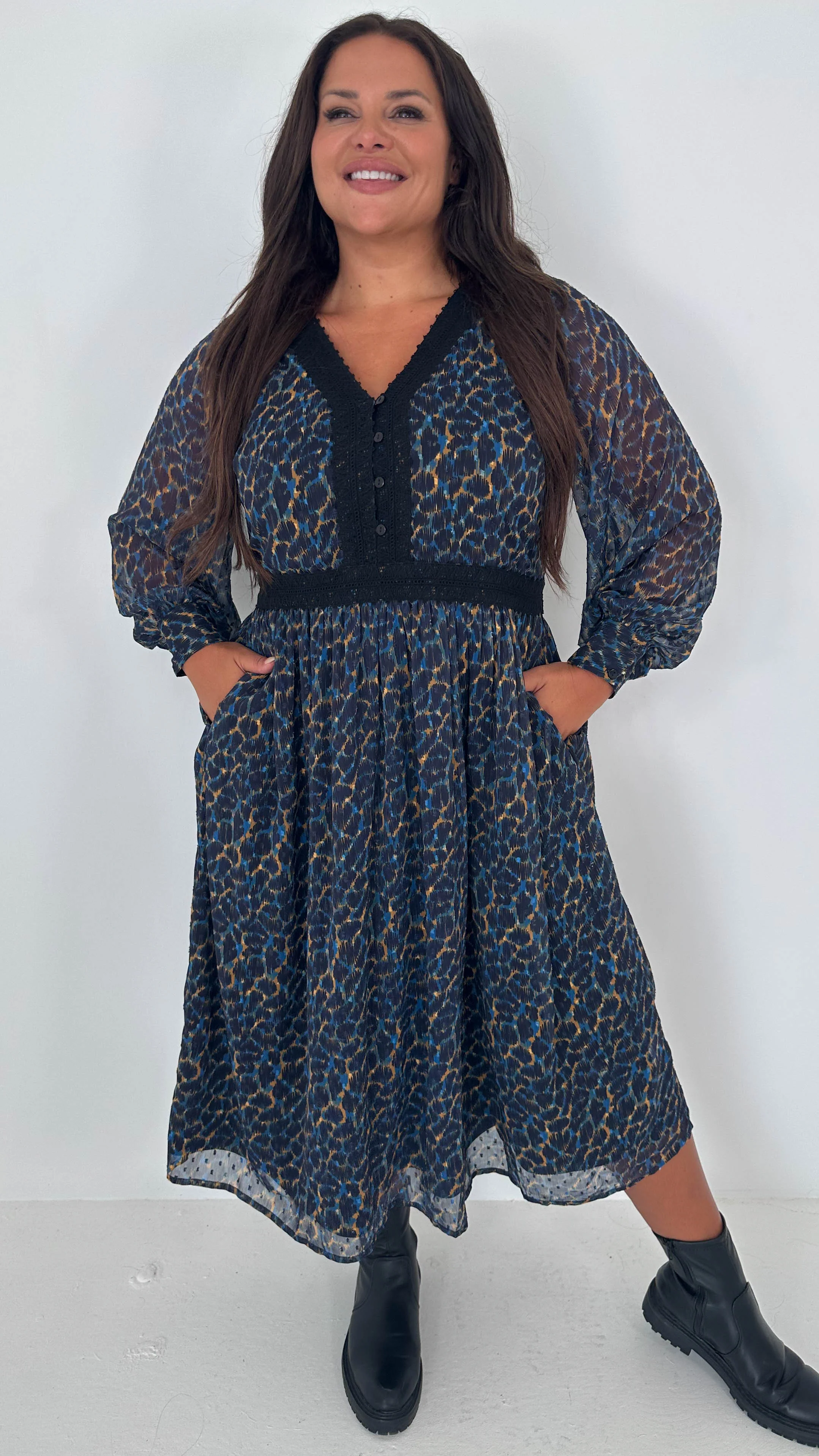 CurveWow Button Front Midi Dress Blue Animal Print - Insurauncei
