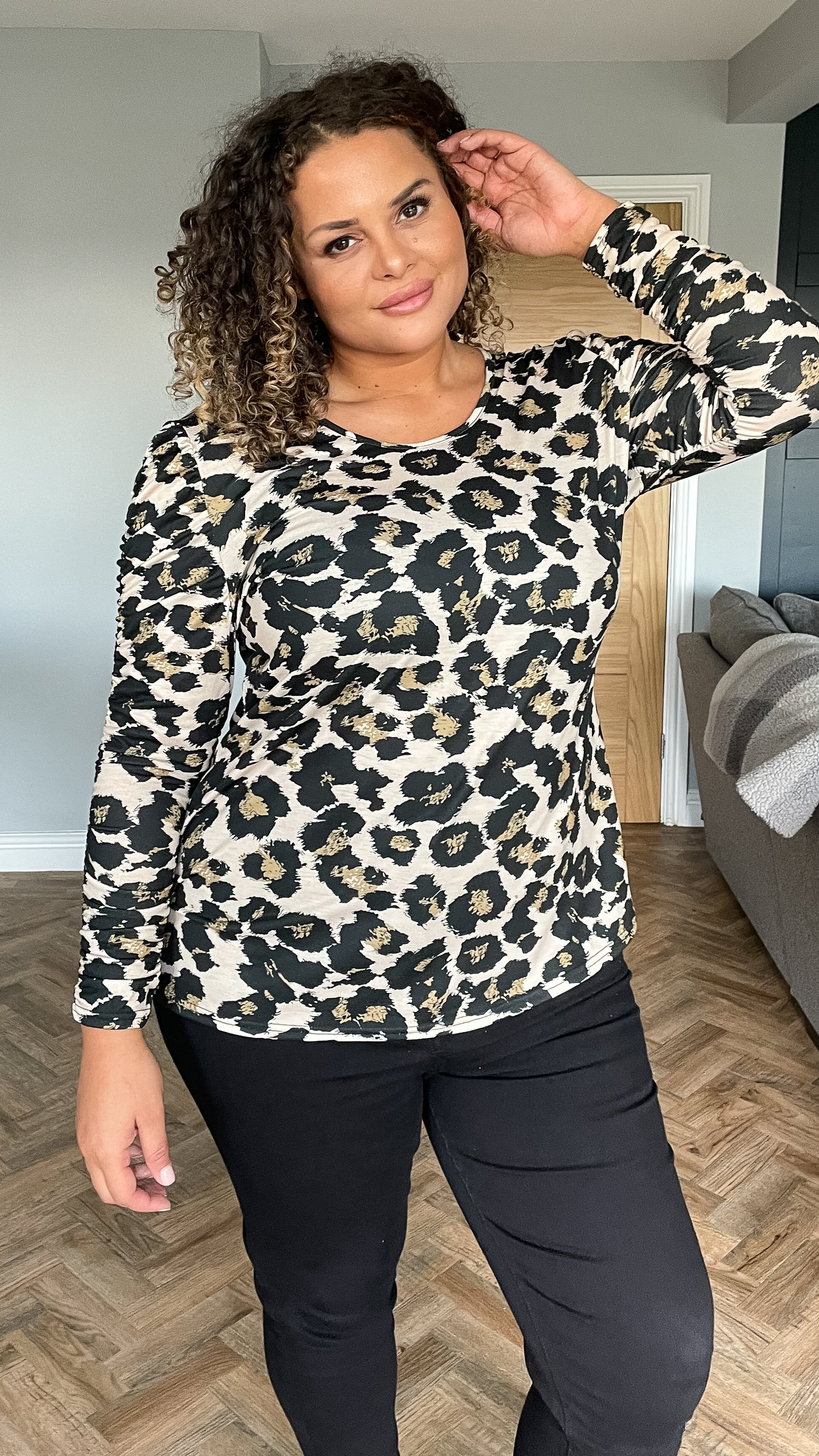 CurveWow Ruched Sleeve Top Leopard Print - Insurauncei