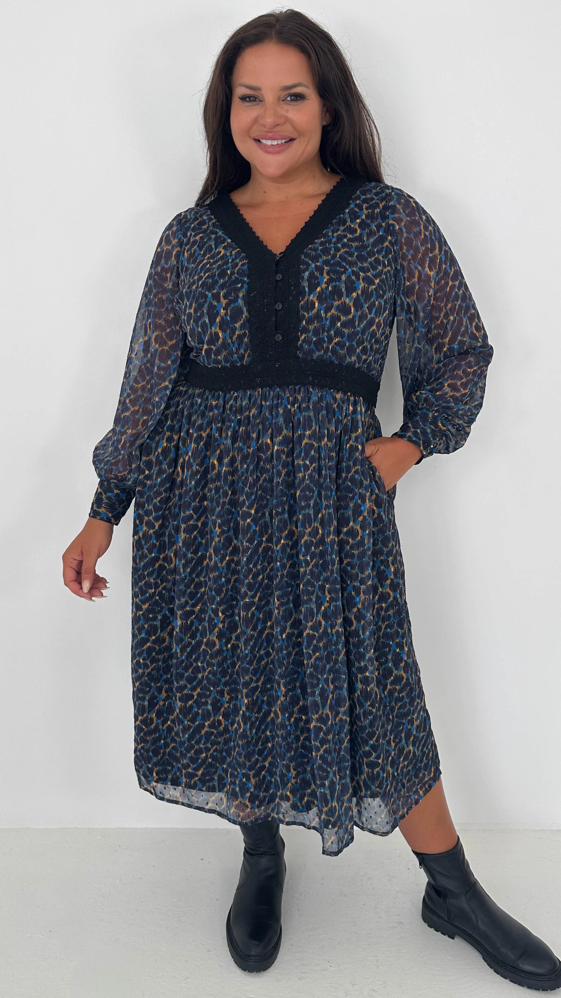 CurveWow Button Front Midi Dress Blue Animal Print - Insurauncei